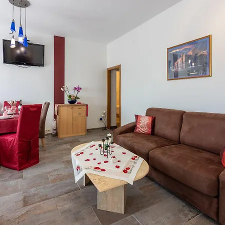 Strandnahe Ferienwohnung Mit Meerblick, Pool * Crikvenica