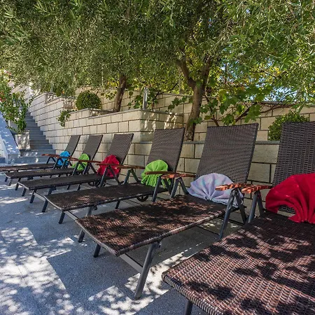 Strandnahe Ferienwohnung Mit Meerblick, Pool Appartamento