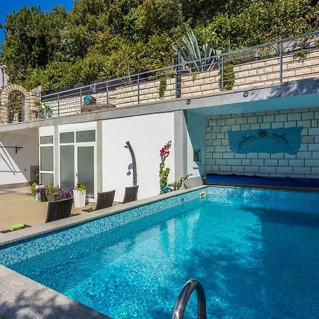 Strandnahe Ferienwohnung Mit Meerblick, Pool