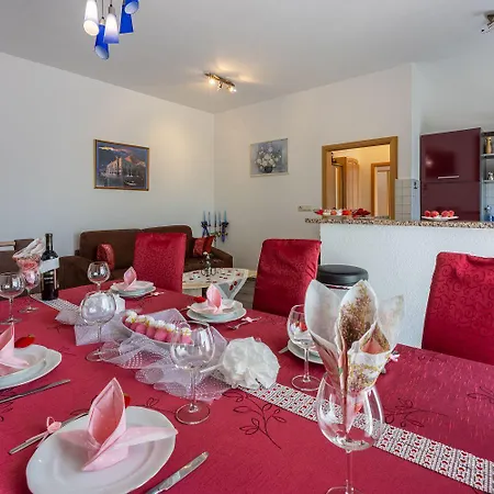Strandnahe Ferienwohnung Mit Meerblick, Pool Appartamento Crikvenica