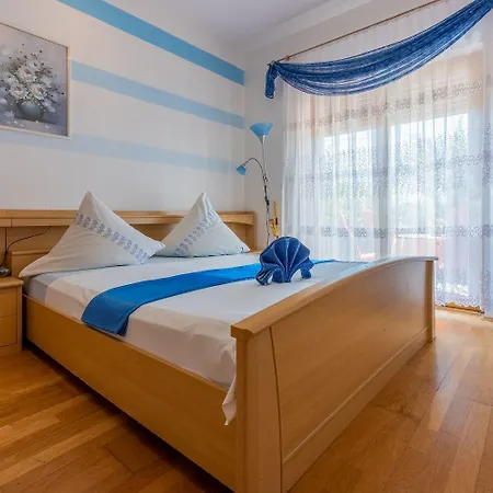 Strandnahe Ferienwohnung Mit Meerblick, Pool Crikvenica