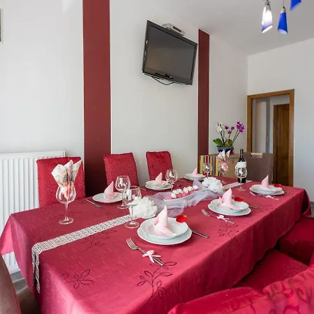 Strandnahe Ferienwohnung Mit Meerblick, Pool * Crikvenica